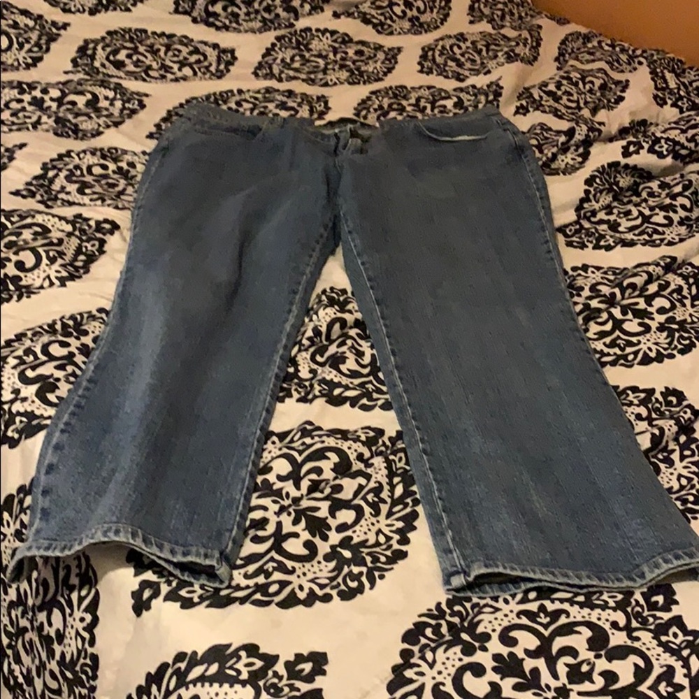 🎈3 for$30🎈Women’s plus size 22 jeans from Avenue